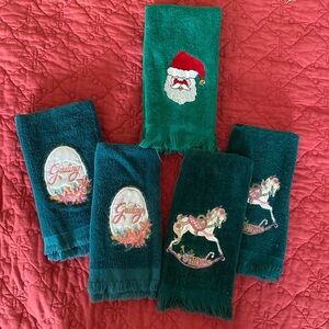 Christmas fingertip towels